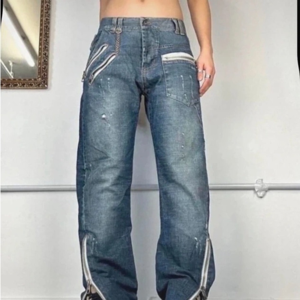 Men's Relaxed Denim Jeans with Zipper Accents